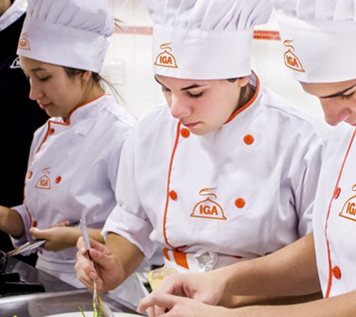 Alunos da Rede IGA em curso de gastronomia e alta cozinha